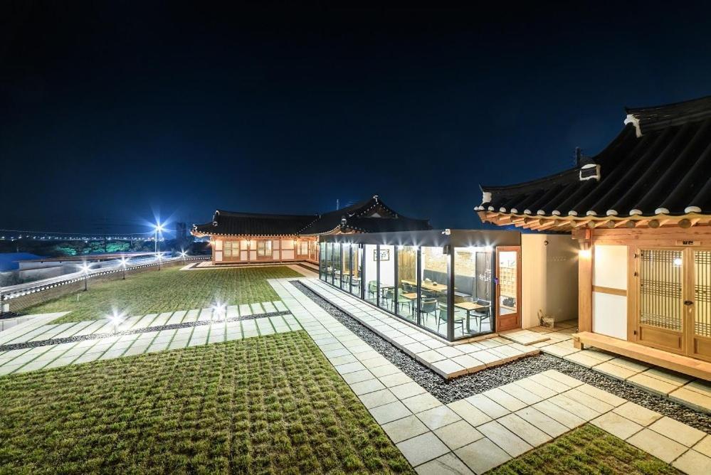 Villa Wonhwaroo Gyeongju Exterior foto